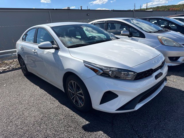 Used 2023 Kia Forte LXS FWD image 2