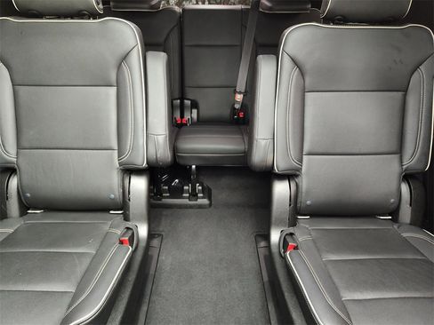 Used 2021 Chevrolet Tahoe Premier w/ Premium Package image 41