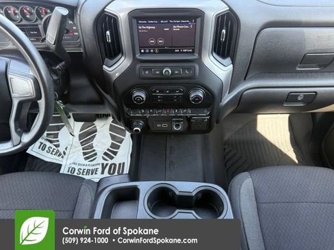 Used 2022 Chevrolet Silverado 1500 Custom Trail Boss AWD/4WD image 25