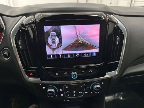 Used 2023 Chevrolet Traverse High Country image 19