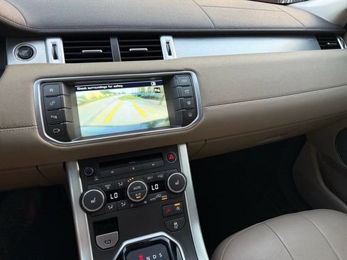 Used 2016 Land Rover Range Rover Evoque SE Premium image 31