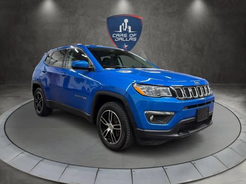 Used 2019 Jeep Compass Latitude w/ Cold Weather Group FWD image 7