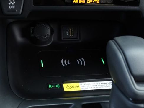 Used 2025 Toyota RAV4 XLE image 7