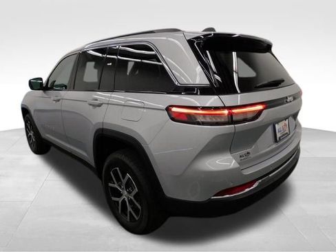 Used 2025 Jeep Grand Cherokee Limited image 15