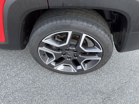 Used 2021 Jeep Renegade Sport image 23