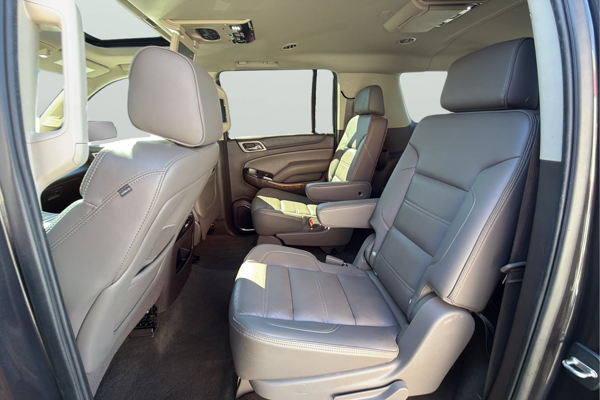 Used 2016 GMC Yukon XL Denali w/ Open Road Package AWD/4WD image 33
