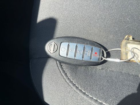Used 2025 Nissan Altima 2.5 SV FWD image 24