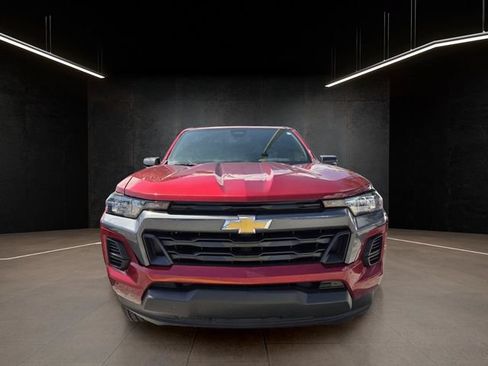 Used 2026 Chevrolet Colorado LT RWD image 2