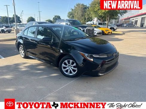 Used 2025 Toyota Corolla LE FWD image 1