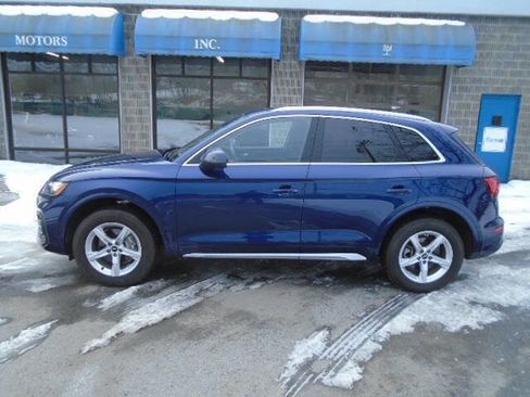 Used 2023 Audi Q5 2.0T Premium w/ Convenience Package image 8