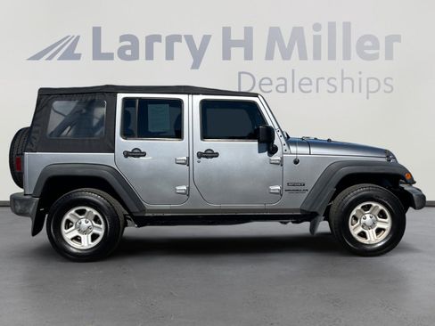 Used 2017 Jeep Wrangler Unlimited Sport w/ Max Tow Package image 6