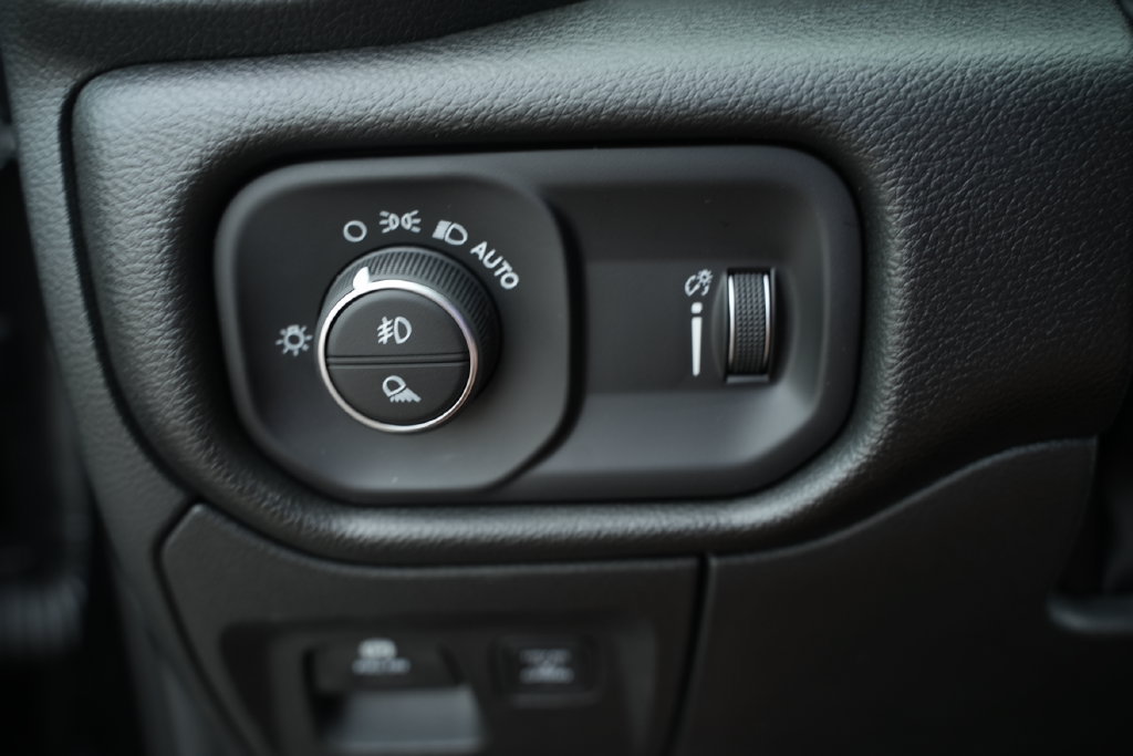New 2026 RAM 1500 Express AWD/4WD image 31