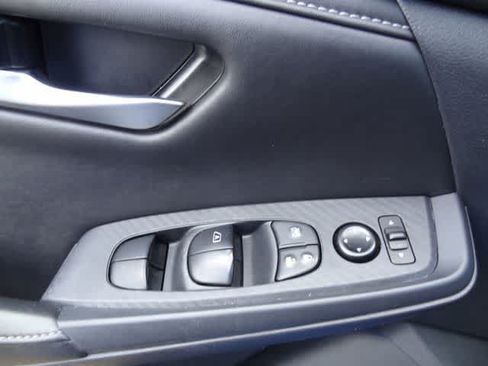 Used 2025 Nissan Sentra SV FWD image 13