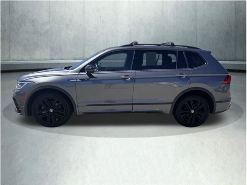 Used 2022 Volkswagen Tiguan SE R-Line AWD/4WD image 2