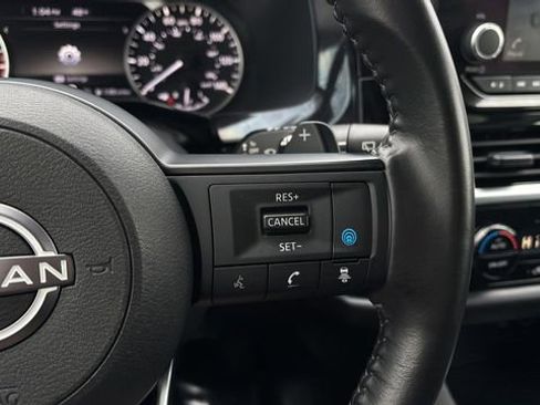 Used 2024 Nissan Pathfinder SV image 23