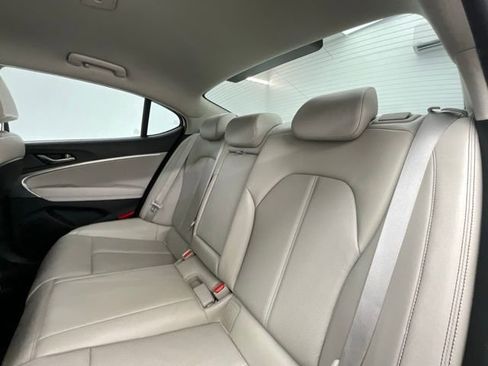 Used 2020 Genesis G70 2.0T image 6
