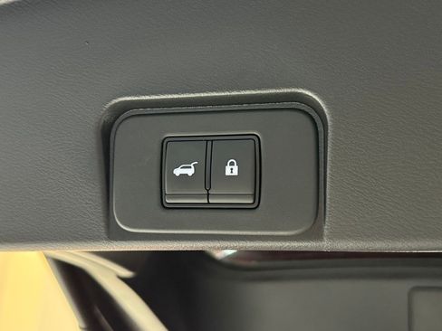 Used 2023 Nissan Rogue SL w/ SL Premium Package image 44