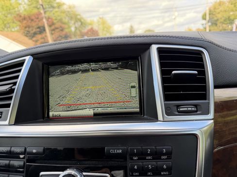 Used 2014 Mercedes-Benz GL 450 4MATIC image 29