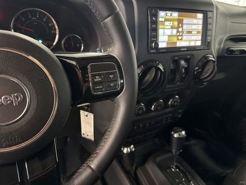 Used 2015 Jeep Wrangler Unlimited Sahara AWD/4WD image 33