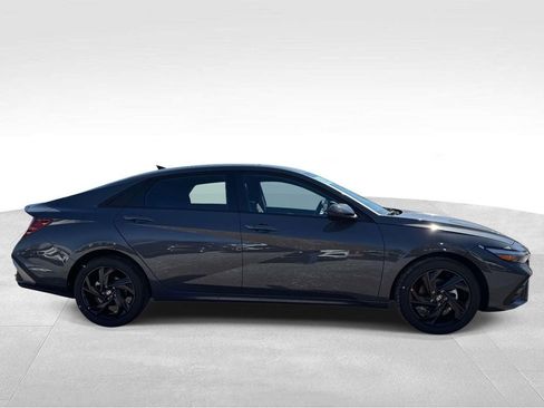 New 2026 Hyundai Elantra Sport FWD image 5