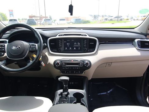 Used 2019 Kia Sorento AWD w/ LX Convenience Package image 41