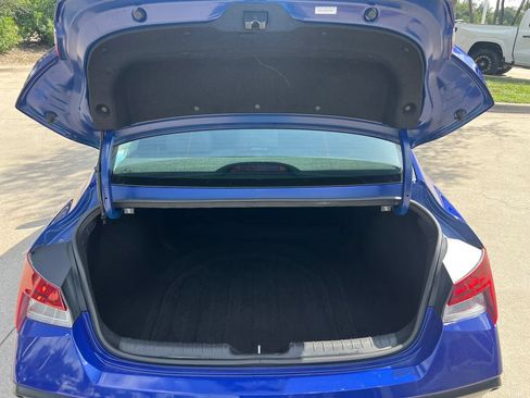 Used 2025 Hyundai Elantra SEL FWD image 15