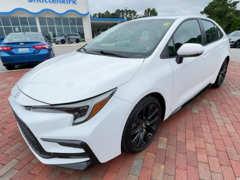 Used 2024 Toyota Corolla XSE FWD image 5