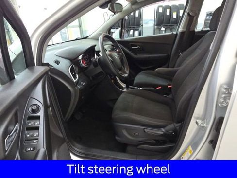 Used 2017 Chevrolet Trax LS image 23