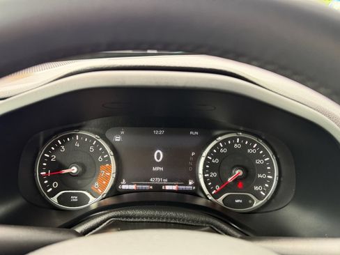 Used 2022 Jeep Renegade Latitude AWD/4WD image 21