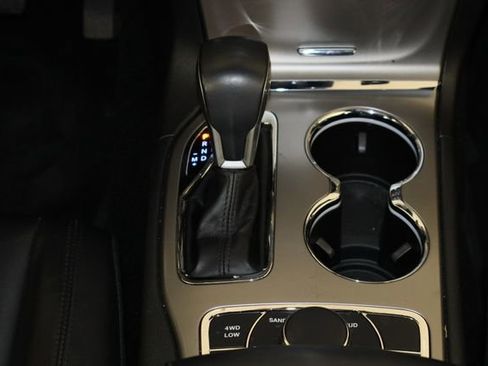 Used 2022 Jeep Grand Cherokee Limited image 13