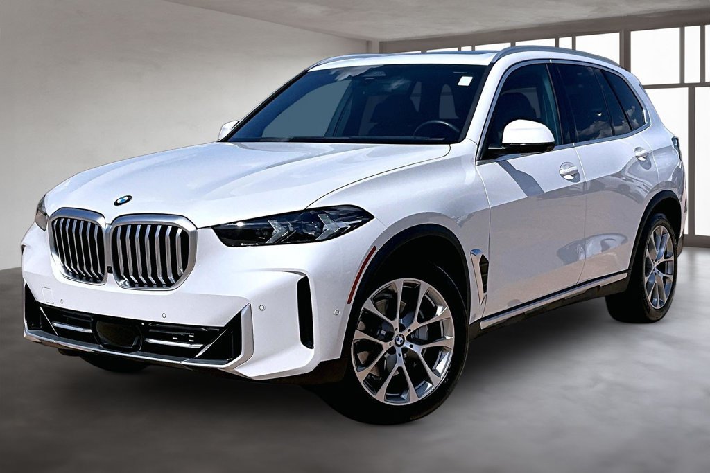 Used 2024 BMW X5 xDrive40i w/ Parking Assistance Package AWD/4WD image 1
