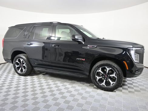 Used 2025 GMC Yukon AT4 image 8