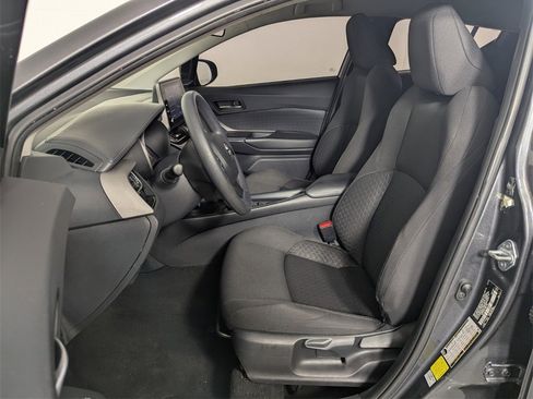 Used 2021 Toyota C-HR LE image 12