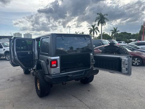 Used 2019 Jeep Wrangler Unlimited Sport S AWD/4WD image 24