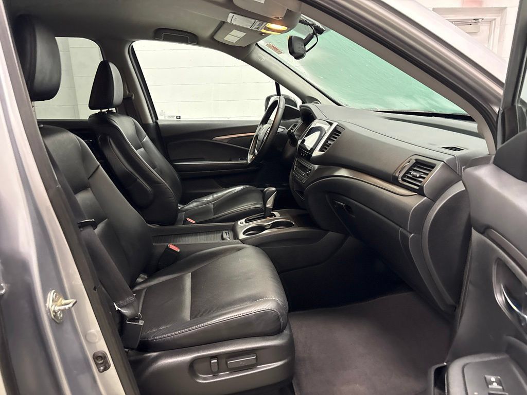 Used 2017 Honda Ridgeline RTL-T image 33