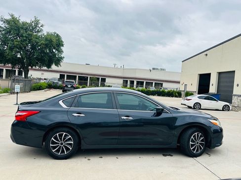 Used 2017 Nissan Altima 2.5 S w/ Power Driver Seat Package FWD image 11