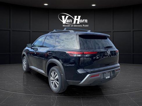 New 2026 Nissan Pathfinder SL image 3