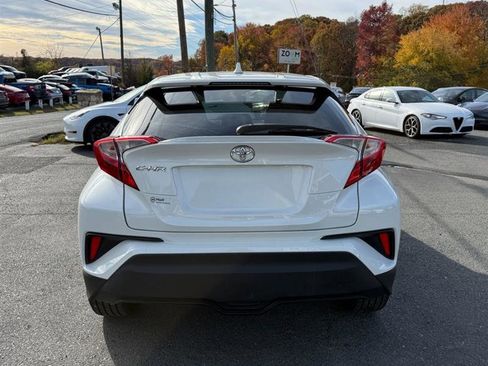 Used 2021 Toyota C-HR XLE image 4