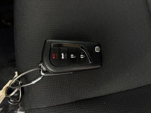 Used 2025 Toyota Corolla LE image 21