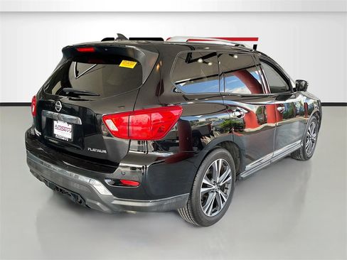 Used 2020 Nissan Pathfinder Platinum image 7