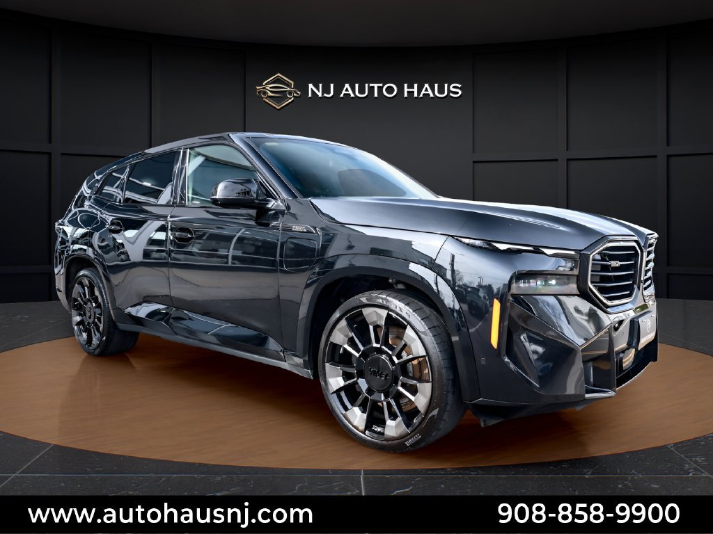 Used 2024 BMW XM AWD/4WD image 1