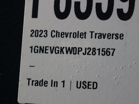Used 2023 Chevrolet Traverse LT image 42