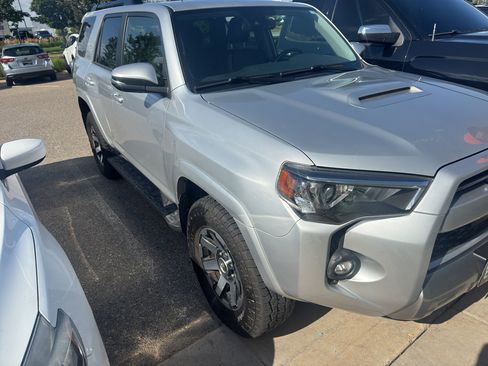 Used 2023 Toyota 4Runner TRD Off-Road Premium AWD/4WD image 5