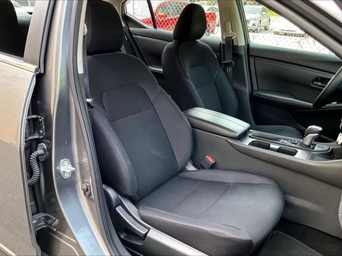 Used 2024 Nissan Sentra S image 9