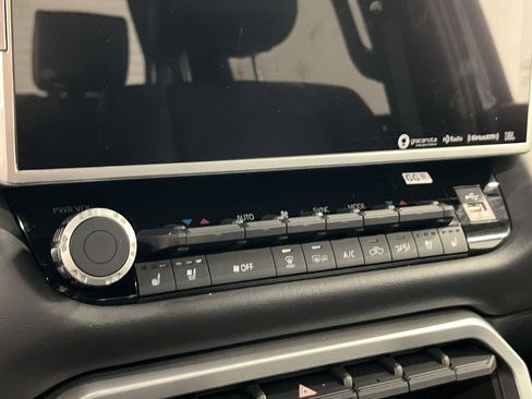 New 2024 Toyota Tundra Platinum AWD/4WD image 13