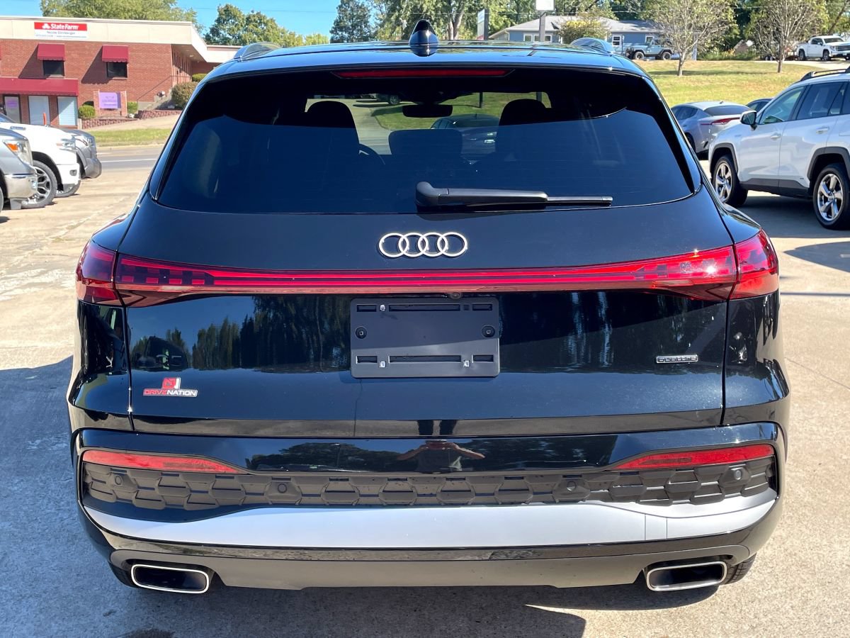 Used 2025 Audi Q5 Premium Plus w/ Premium Plus AWD/4WD image 8