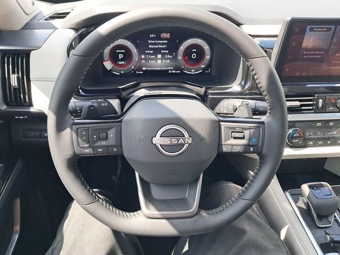 New 2026 Nissan Pathfinder SL w/ SL Premium Package AWD/4WD image 14