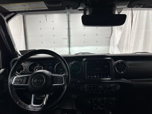 Used 2021 Jeep Wrangler Unlimited Sahara AWD/4WD image 16