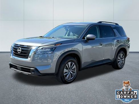 Used 2025 Nissan Pathfinder SV FWD image 6