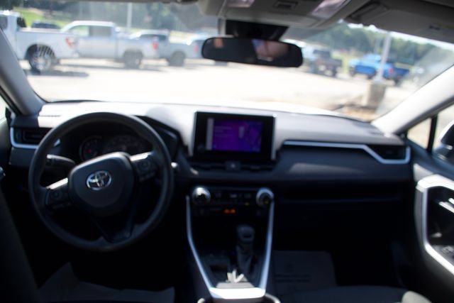 Used 2025 Toyota RAV4 XLE FWD image 10